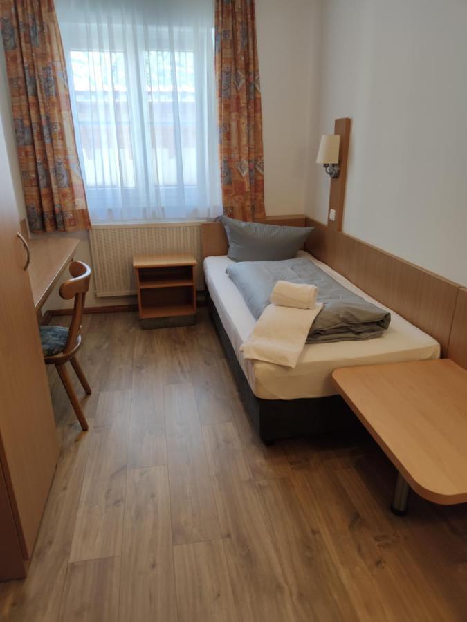 Pension Dorfstrasse 6 Stetten  الغرفة الصورة